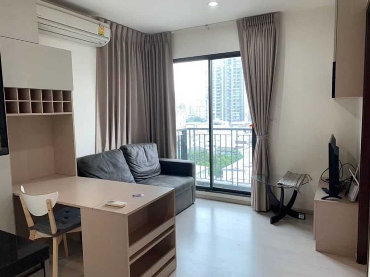 ขายคอนโดพระราม 9 เพชรบุรีตัดใหม่ RCA : FOR SALE / RENT Rhythm Asoke 1 ขนาด 2 ห้องนอน  คอนโดห้องมุม ตกแต่งสวย ทำเล CBD เดินทางสะดวกสุดๆ 🚈