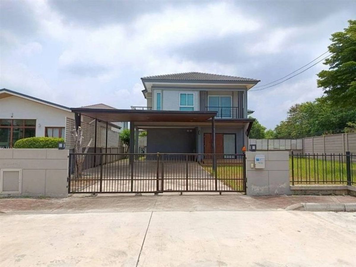 For RentHouseMin Buri, Romklao : For Rent The Plant Chalongkrung (Corner Plot) Unit 78/102