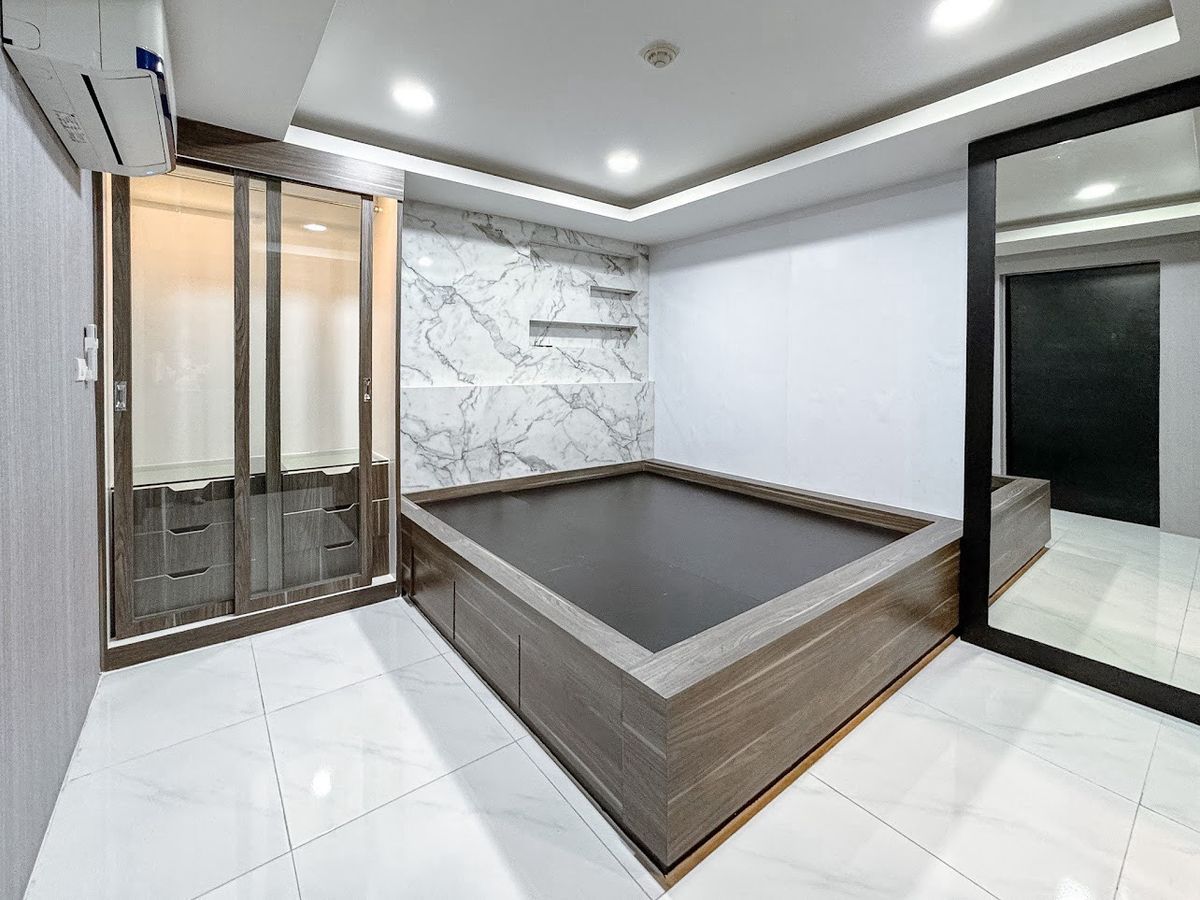 ขายคอนโดรัชดา ห้วยขวาง : 🔥 [For Sale] ขายด่วน! คอนโด เดอะคริส 3 รัชดา 17 (The Kris 3 Ratchada 17) ใกล้ทางด่วนดินแดง และ MRT สุทธิสารเพียง 500 เมตร