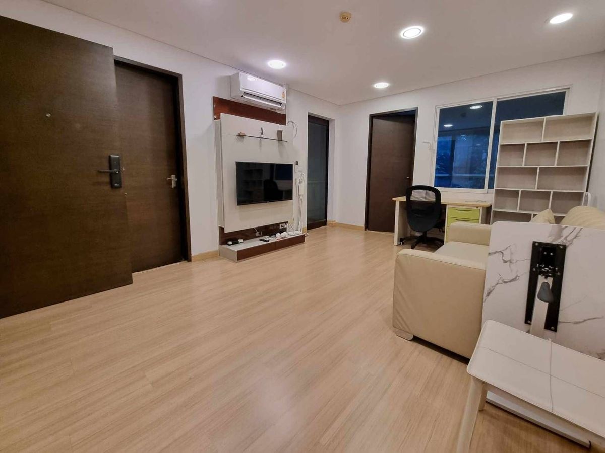 For RentCondoRatchathewi,Phayathai : Condo, good location, The Address Pathumwan 1Bedroom 49SQ.M. Wide room, good price in the center of the city, 50 meters from BTS Ratchathewi near Siam.