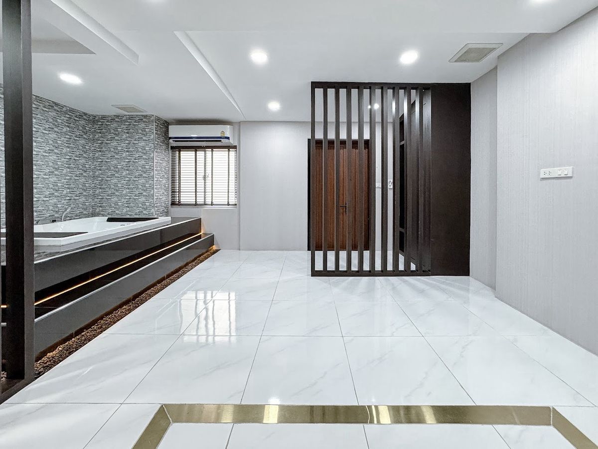 ขายคอนโดรัชดา ห้วยขวาง : 🔥 [For Sale] ขายด่วน! คอนโด เดอะคริส 3 รัชดา 17 (The Kris 3 Ratchada 17) ใกล้ทางด่วนดินแดง และ MRT สุทธิสารเพียง 500 เมตร