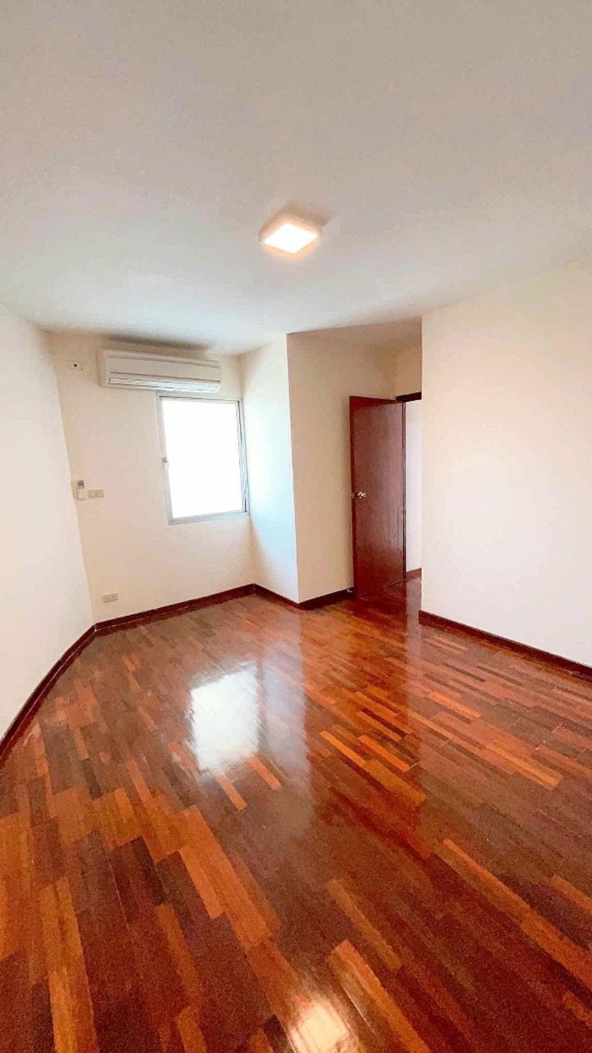 ขายคอนโดพระราม 3 สาธุประดิษฐ์ : 🔥 Hot Deal!🔥ขายด่วน  SV City Rama 3  2 ห้องนอน ราคาพิเศษ 3.79 Mb. พร้อมโอน! วิวแม่น้ำเจ้าพระยา ฝั่งบางกระเจ้า พร้อมอ่างอาบน้ำ 📍