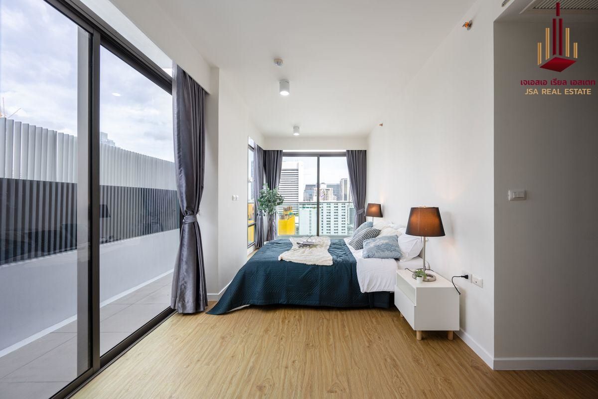 For SaleCondoSilom, Saladaeng, Bangrak : ✨ For Sale: Siamese Surawong Condo ✨ 💰 ONLY 14,900,000 THB