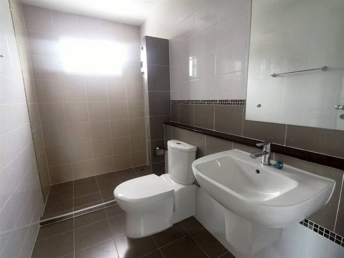 For RentHouseMin Buri, Romklao : For Rent The Plant Chalongkrung (Corner Plot) Unit 78/102