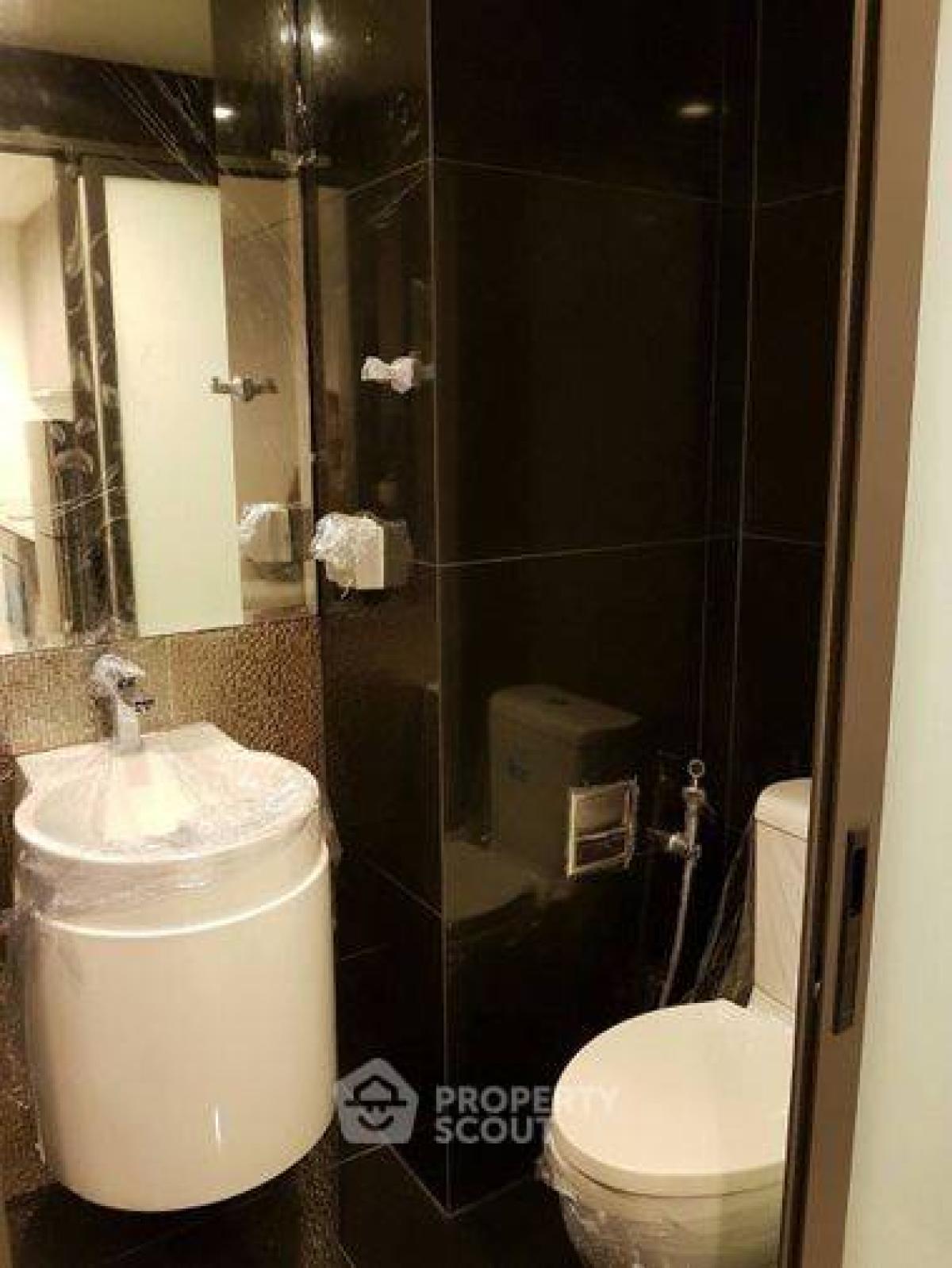 For SaleCondoSukhumvit, Asoke, Thonglor : 1-BR Condo at Rhythm Sukhumvit 36-38 near BTS Thong Lor