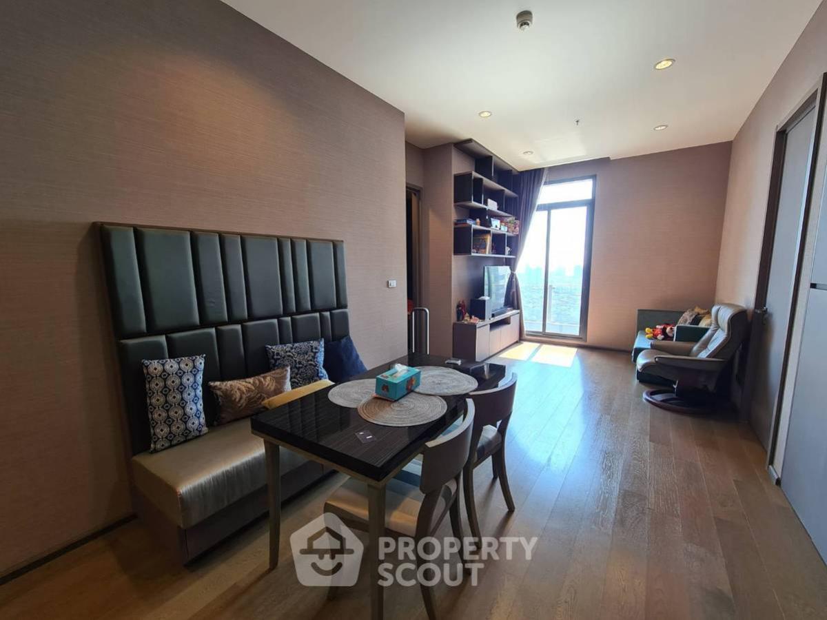 For SaleCondoSathorn, Narathiwat : 3-BR Condo at The Diplomat Sathorn near BTS Surasak