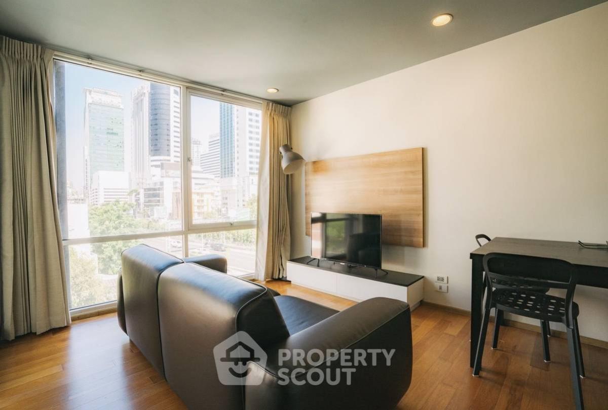 For SaleCondoWitthayu, Chidlom, Langsuan, Ploenchit : 2-BR Condo at The Tempo Ruamrudee Condominium near BTS Phloen Chit