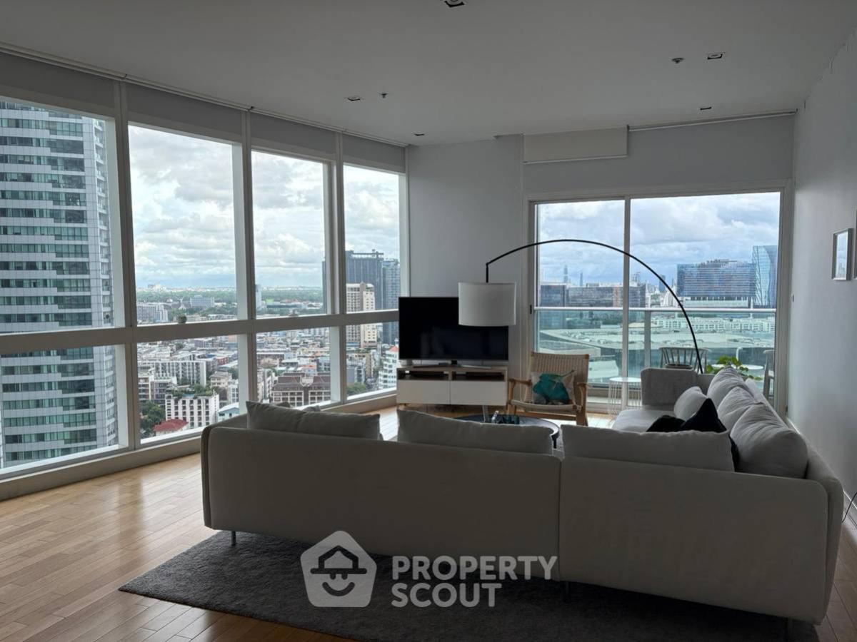 For SaleCondoSukhumvit, Asoke, Thonglor : 3-BR Condo at Millennium Residence @ Sukhumvit Condominium near BTS Phrom Phong