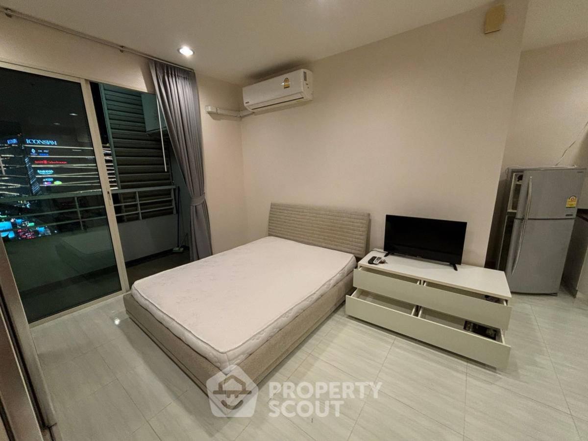 For SaleCondoWongwianyai, Charoennakor : 1-BR Condo at The Light House Sathorn–Chareonnakorn near BTS Krung Thon Buri