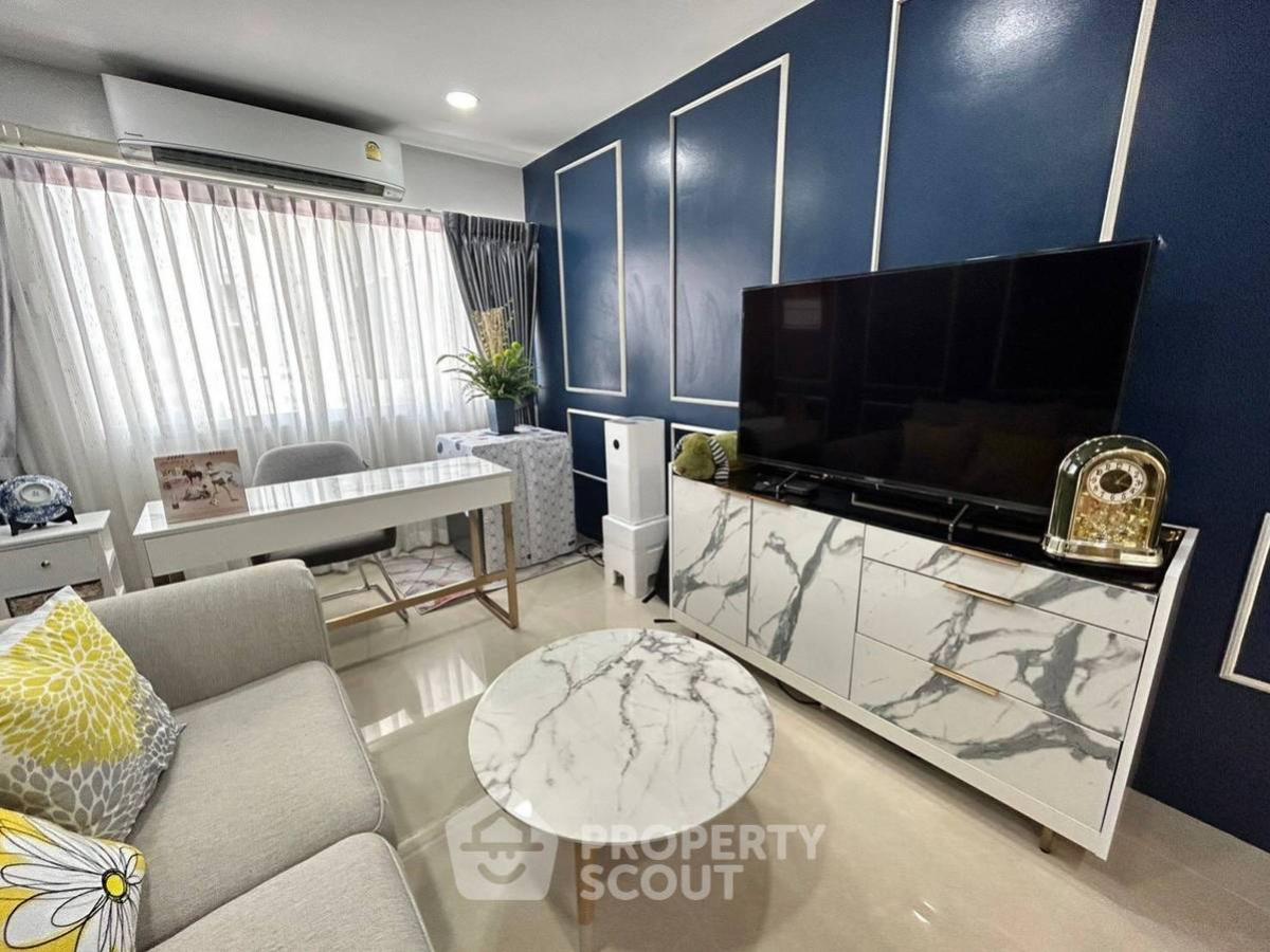 For SaleCondoWitthayu, Chidlom, Langsuan, Ploenchit : 2-BR Condo at Wittayu Complex near BTS Phloen Chit