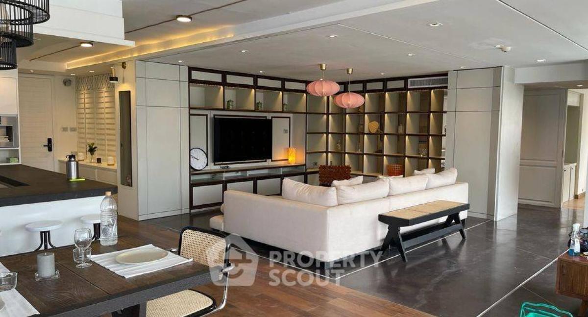 For SaleCondoSukhumvit, Asoke, Thonglor : 4-BR Condo at D.S. Tower 1 Sukhumvit 33 Condominium near BTS Phrom Phong