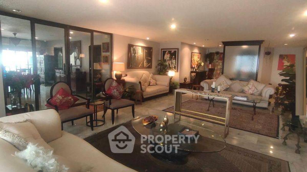For SaleCondoSukhumvit, Asoke, Thonglor : 3-BR Condo at Regent On The Park 3 Condominium near MRT Phetchaburi