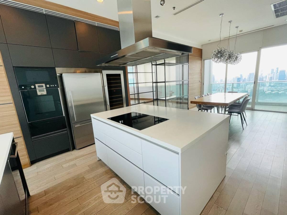 For SaleCondoSukhumvit, Asoke, Thonglor : 3-BR Condo at Millennium Residence @ Sukhumvit Condominium near BTS Phrom Phong