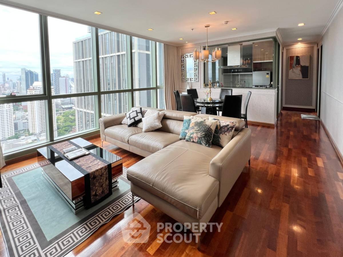 For SaleCondoRatchathewi,Phayathai : 3-BR Condo at Wish Signature Midtown Siam near BTS Ratchathewi
