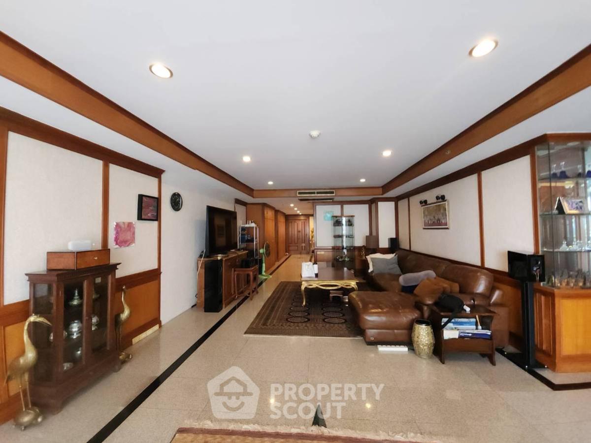 For SaleCondoSukhumvit, Asoke, Thonglor : 3-BR Condo at Las Colinas near BTS Asok