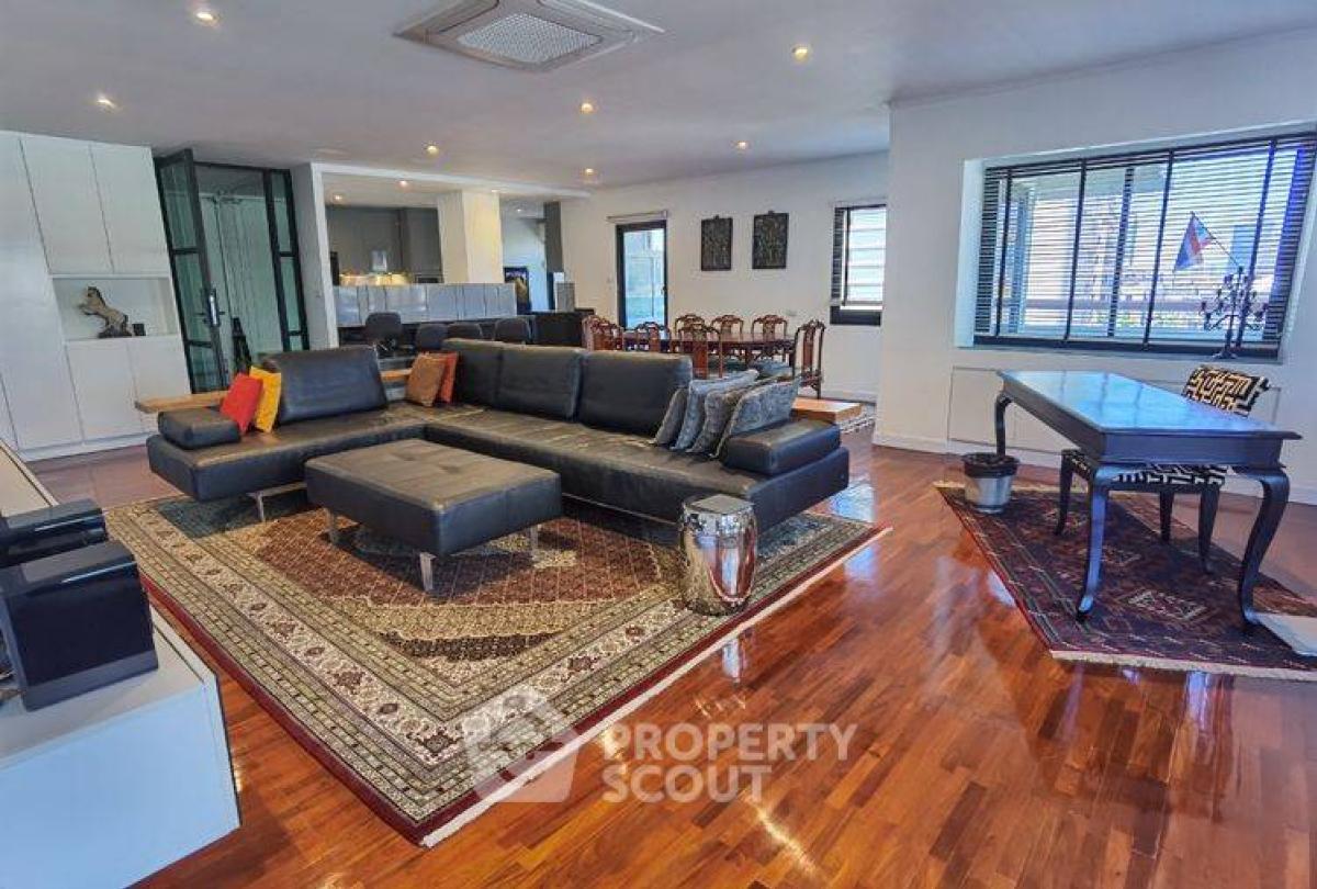 For SaleCondoWitthayu, Chidlom, Langsuan, Ploenchit : 2-BR Condo at La Maison Ruamrudee near BTS Phloen Chit