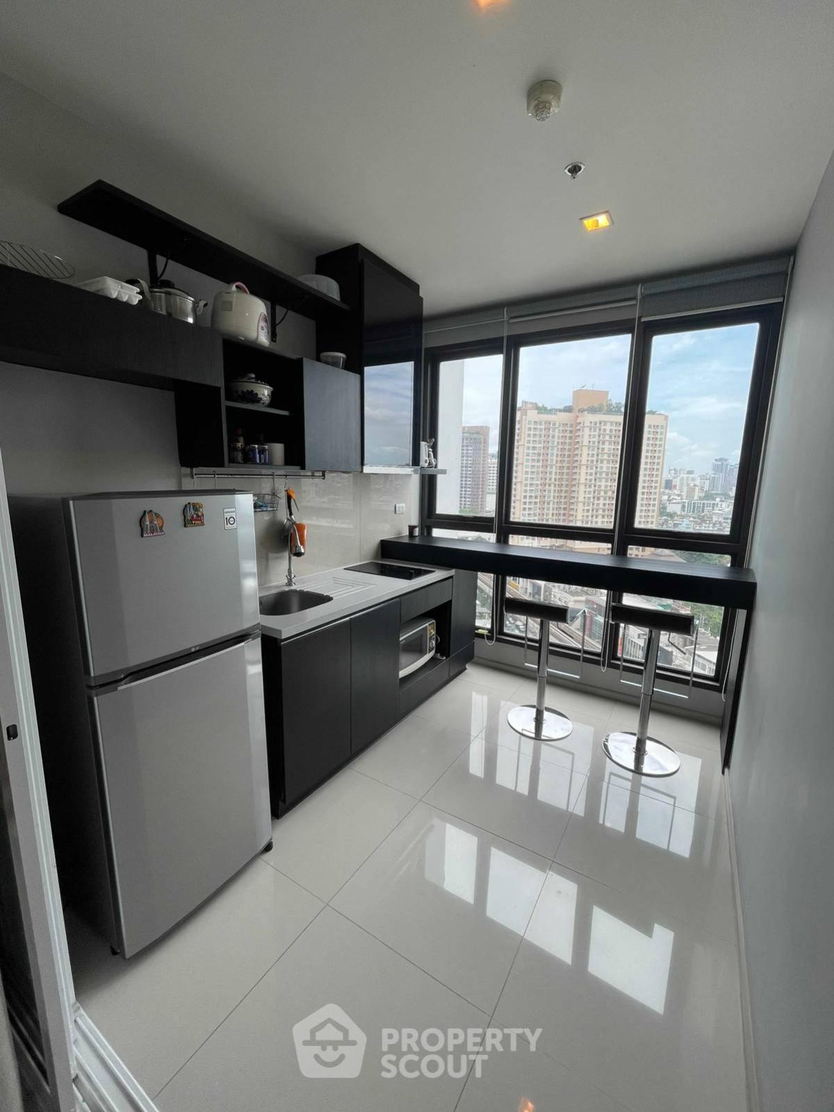 For SaleCondoOnnut, Udomsuk : 1-BR Condo at Rhythm Sukhumvit 44/1 near BTS Phra Khanong