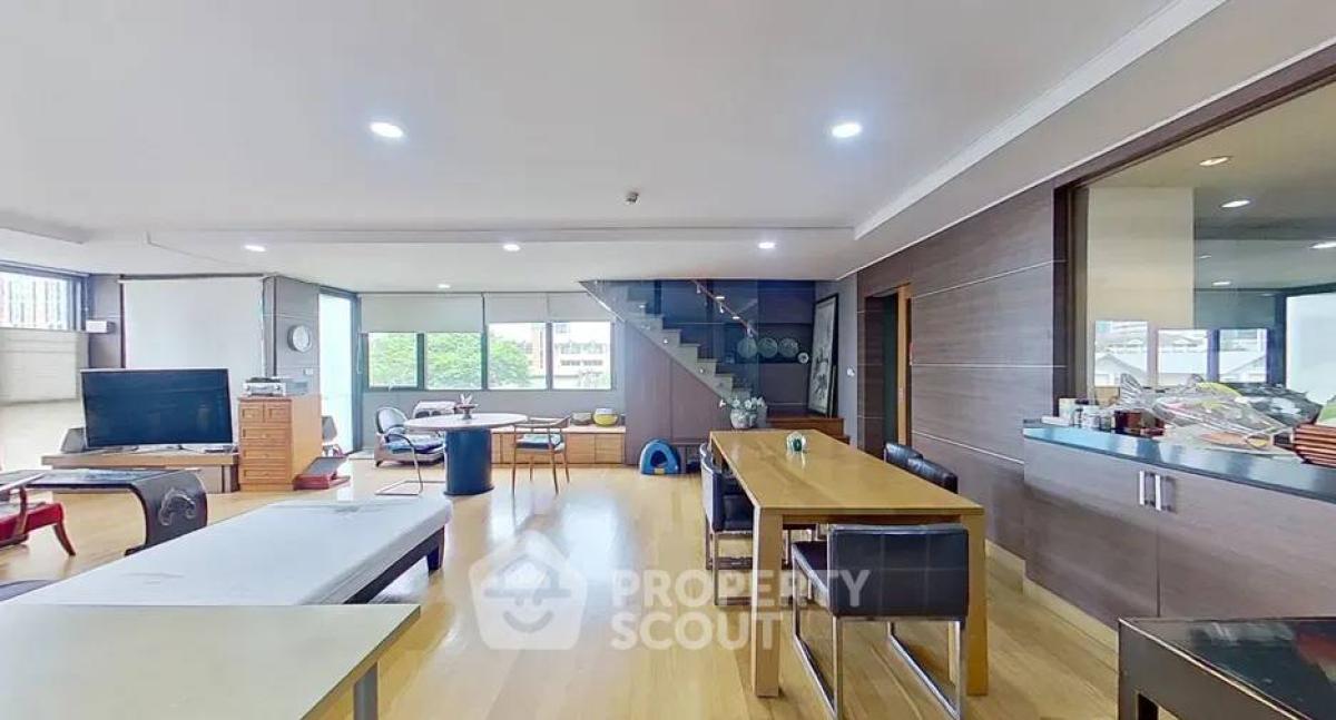 For SaleCondoSukhumvit, Asoke, Thonglor : 3-BR Condo at W8 Thonglor 25 Condominium close to Thong Lo