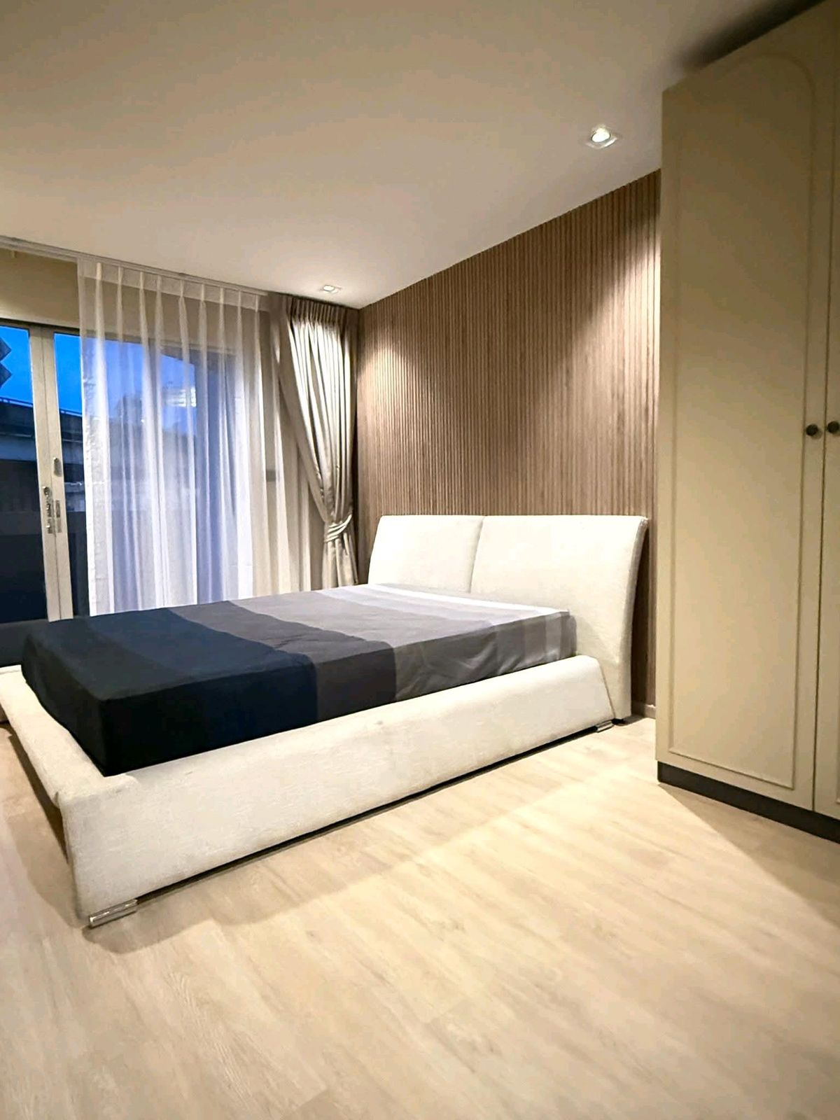 ให้เช่าคอนโดวิทยุ ชิดลม หลังสวน : 🚩For Rent : Witthayu Complex 🐱 Pets Friendly / 2B2B / 95 Sqm.