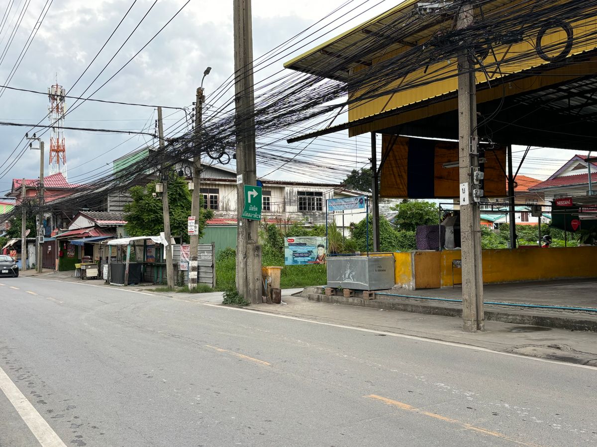 ขายที่ดินอ่อนนุช อุดมสุข : [17 กันยายน 2568] ที่ดินแปลงมุม 162 ตารางวา, อ่อนนุช 65 แยก 2, สุขุมวิท 77, กว้าง 17.5 เมตร ลึก 41 เมตร, 10,530,000.- (65,000 บาท/ตารางวา)