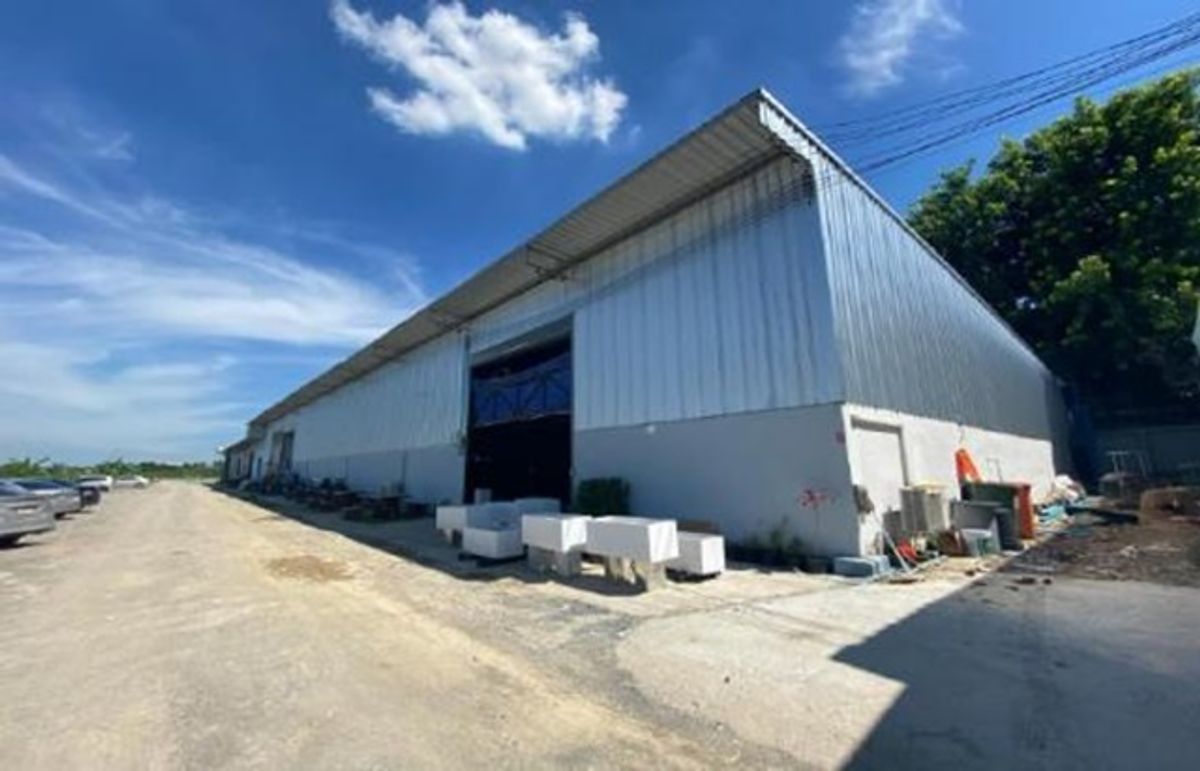 For RentWarehouseMahachai Samut Sakhon : Krarai Plaza Market 1.3 km. Warehouse for rent in Bang Nam Chuet 74 sq.wa. 294 sq.m.PTT Ekkachai-Pho
