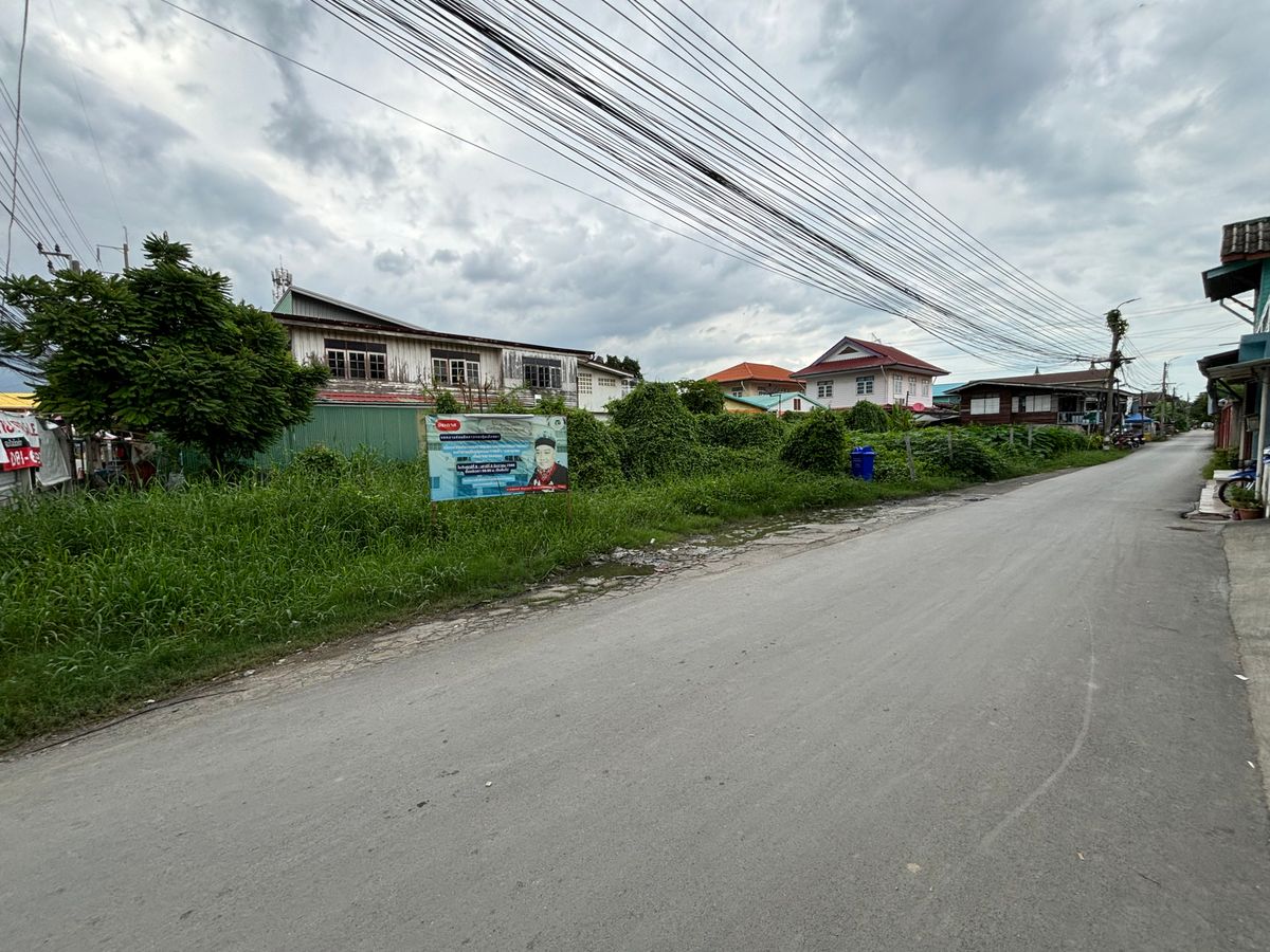 ขายที่ดินอ่อนนุช อุดมสุข : [17 กันยายน 2568] ที่ดินแปลงมุม 162 ตารางวา, อ่อนนุช 65 แยก 2, สุขุมวิท 77, กว้าง 17.5 เมตร ลึก 41 เมตร, 10,530,000.- (65,000 บาท/ตารางวา)