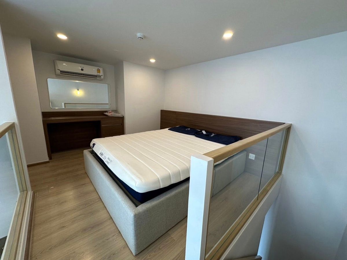 For RentCondoKhlongtoei, Kluaynamthai : For Rent –Duplex room near MRT station at Life Rama4-Asoke