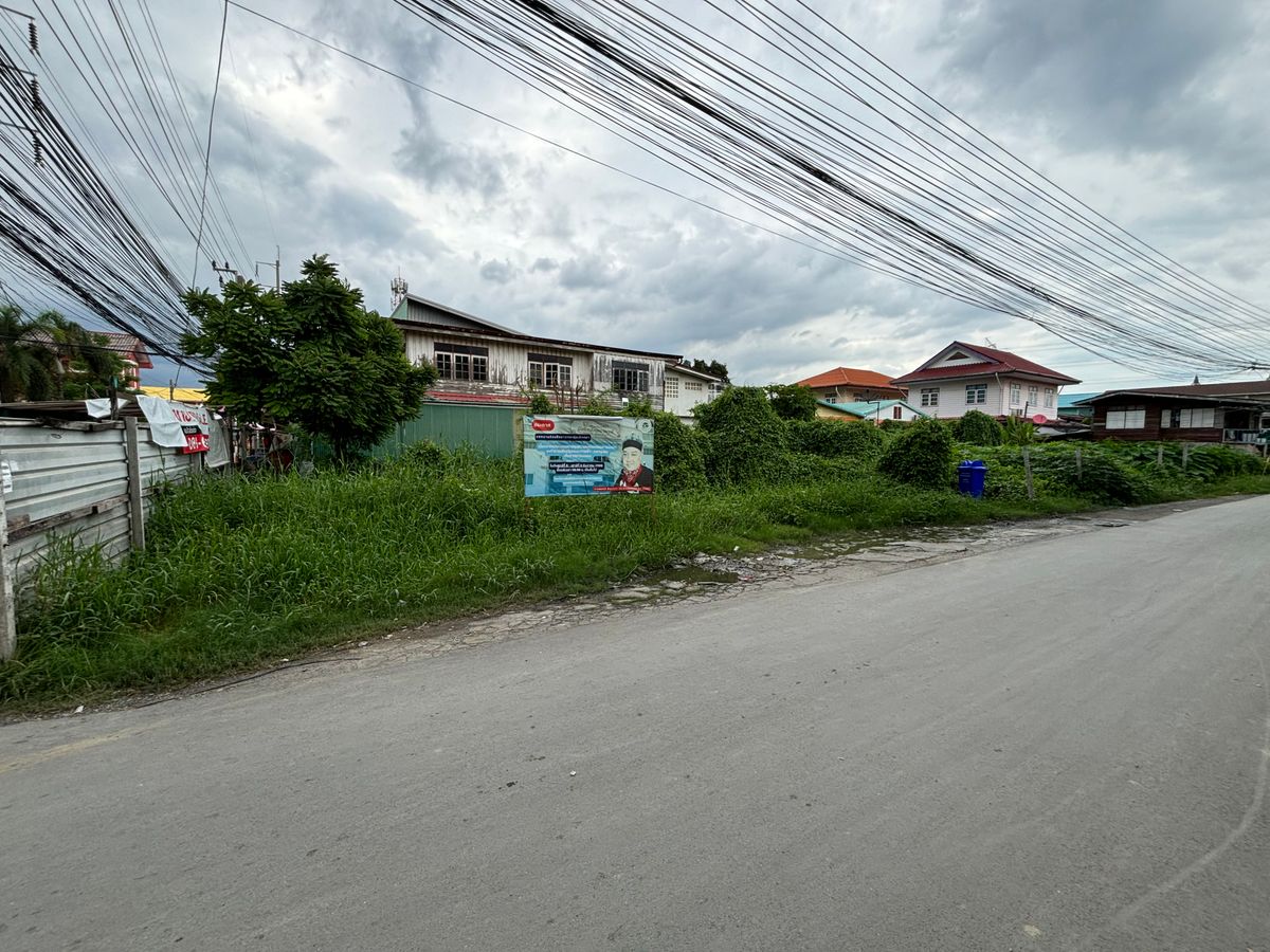 ขายที่ดินอ่อนนุช อุดมสุข : [17 กันยายน 2568] ที่ดินแปลงมุม 162 ตารางวา, อ่อนนุช 65 แยก 2, สุขุมวิท 77, กว้าง 17.5 เมตร ลึก 41 เมตร, 10,530,000.- (65,000 บาท/ตารางวา)