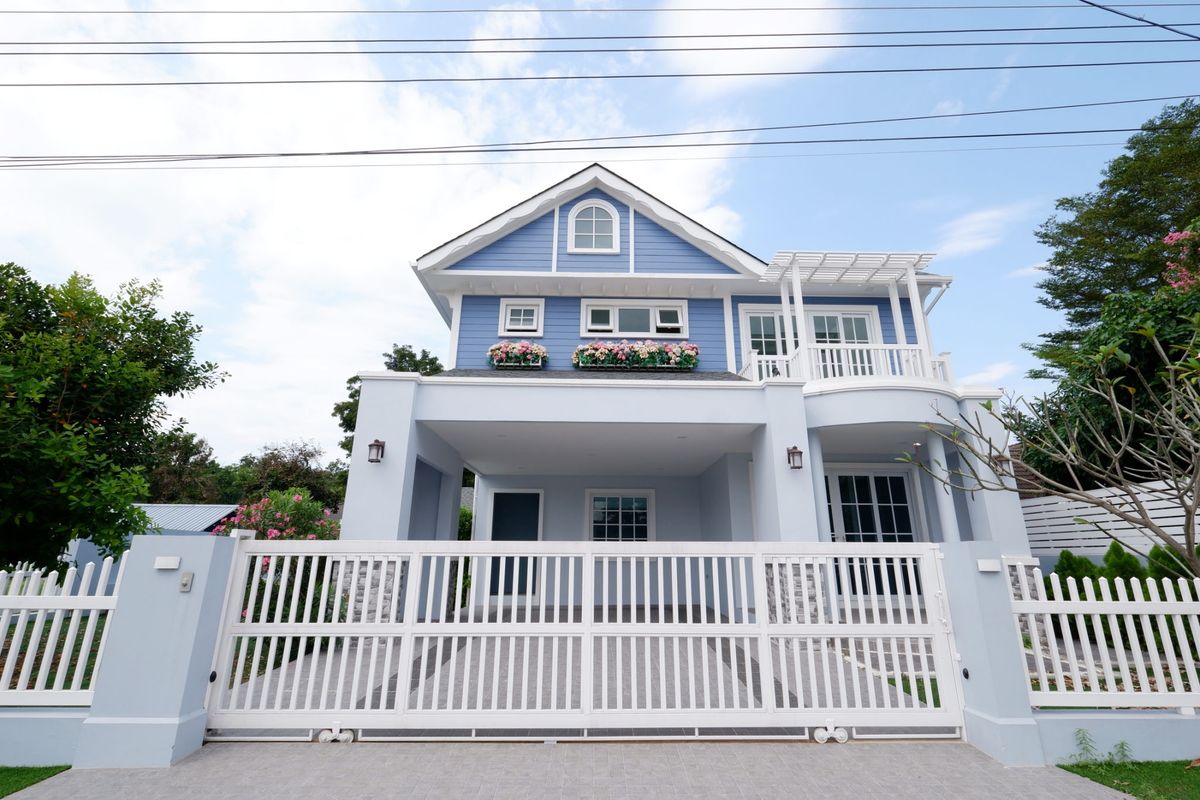 ให้เช่าบ้านเชียงใหม่ : บ้านพร้อมสระว่ายน้ำส่วนตัวให้เช่า เดือนละ 75,000 บาท ใกล้มีโชคพลาซ่าเพียง 5 นาที No.5H239