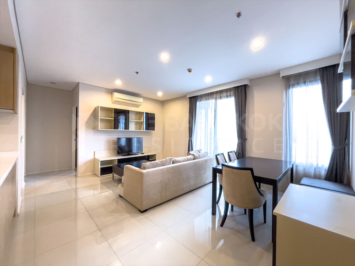 ให้เช่าคอนโดพระราม 9 เพชรบุรีตัดใหม่ RCA : +++ For rent newly rennovated Villa Asoke 2Bedrooms 2 bathrooms Sky view 80 Sq.m.+++ by Top (0658245701)