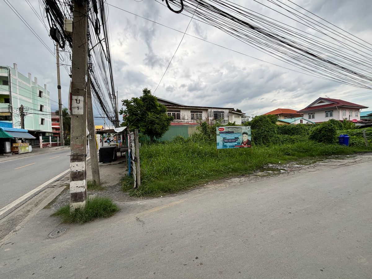 ขายที่ดินอ่อนนุช อุดมสุข : [17 กันยายน 2568] ที่ดินแปลงมุม 162 ตารางวา, อ่อนนุช 65 แยก 2, สุขุมวิท 77, กว้าง 17.5 เมตร ลึก 41 เมตร, 10,530,000.- (65,000 บาท/ตารางวา)