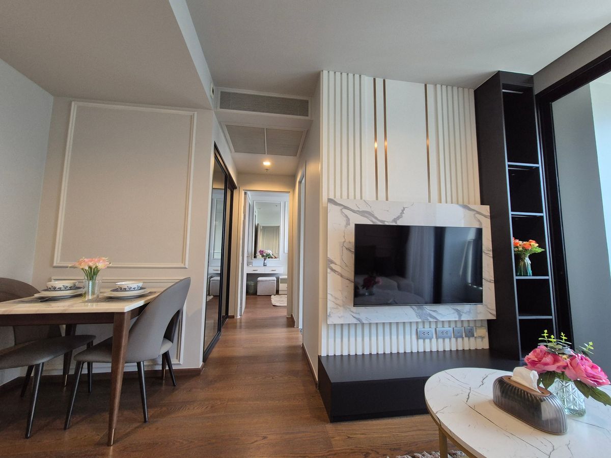 For RentCondoSukhumvit, Asoke, Thonglor : For rent Ideo q sukhumvit 36 1 bedroom with bathtub river view 