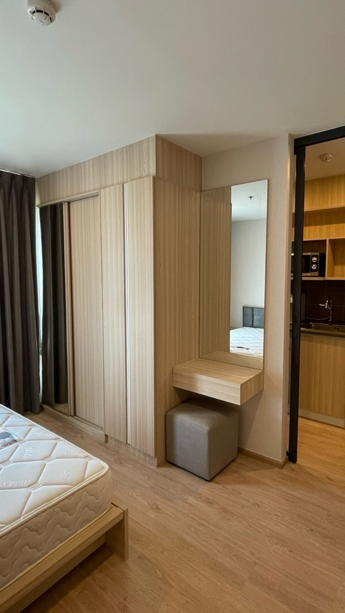 For RentCondoBangna, Bearing, Lasalle : 1 bedroom for rent. Closed 33 sqm. Step 19 Building B.