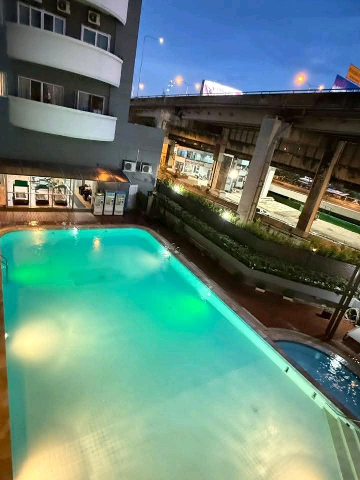 ให้เช่าคอนโดวิทยุ ชิดลม หลังสวน : 🚩For Rent : Witthayu Complex 🐱 Pets Friendly / 2B2B / 95 Sqm.