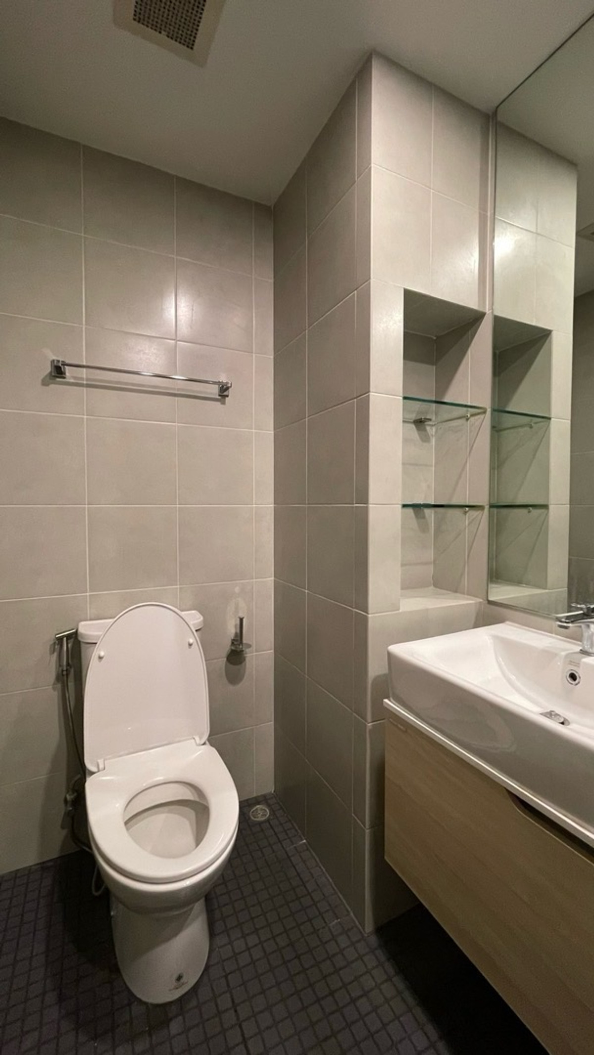 For RentCondoBangna, Bearing, Lasalle : 1 bedroom for rent. Closed 33 sqm. Step 19 Building B.