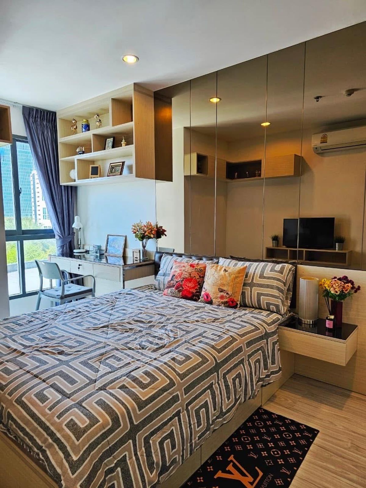 For SaleCondoBangna, Bearing, Lasalle : Ideo Mobi Sukhumvit Eastgate / 1 Bedroom (Sale with Tenant), ID Omobi Sukhumvit East Gate / 1 Bedroom (Sold with knee) Pang055