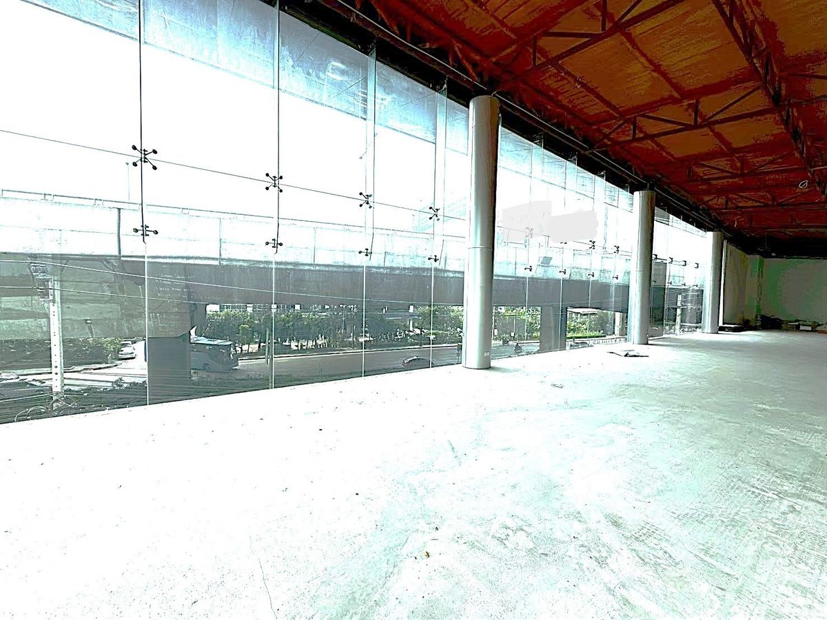 For RentShop HouseRama9, Petchburi, RCA : 3-Storey Building with Elevator and Parking for 15+ Cars on Rama 9 main road ** NO CO-AGENT **