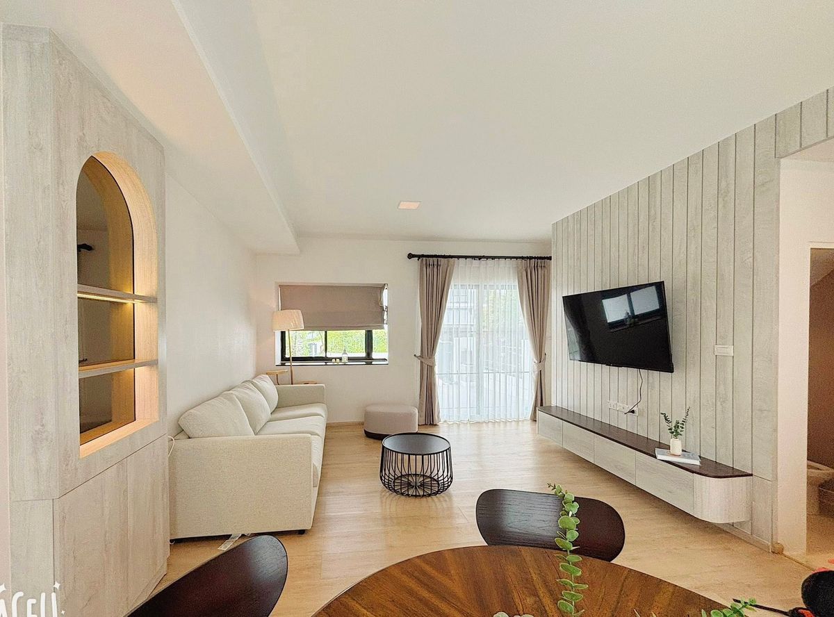 ให้เช่าทาวน์โฮมบางนา แบริ่ง ลาซาล : 🏡 ให้เช่าทาวน์โฮม 𝐈𝐧𝐝𝐲 𝟓 บางนา กม.𝟕 ✨ แต่งครบ พร้อมอยู่ ใกล้เมกาบางนา และโรงเรียนนานาชาติ