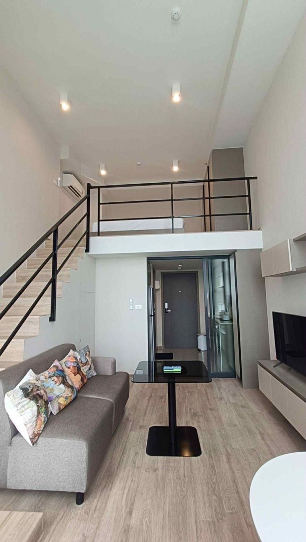ให้เช่าคอนโดพระราม 9 เพชรบุรีตัดใหม่ RCA : 📣Room for RENT/ Ready to move in📍 IDEO RAMA9 ASOKE 1 bedroom Duplex Tel.0882492459