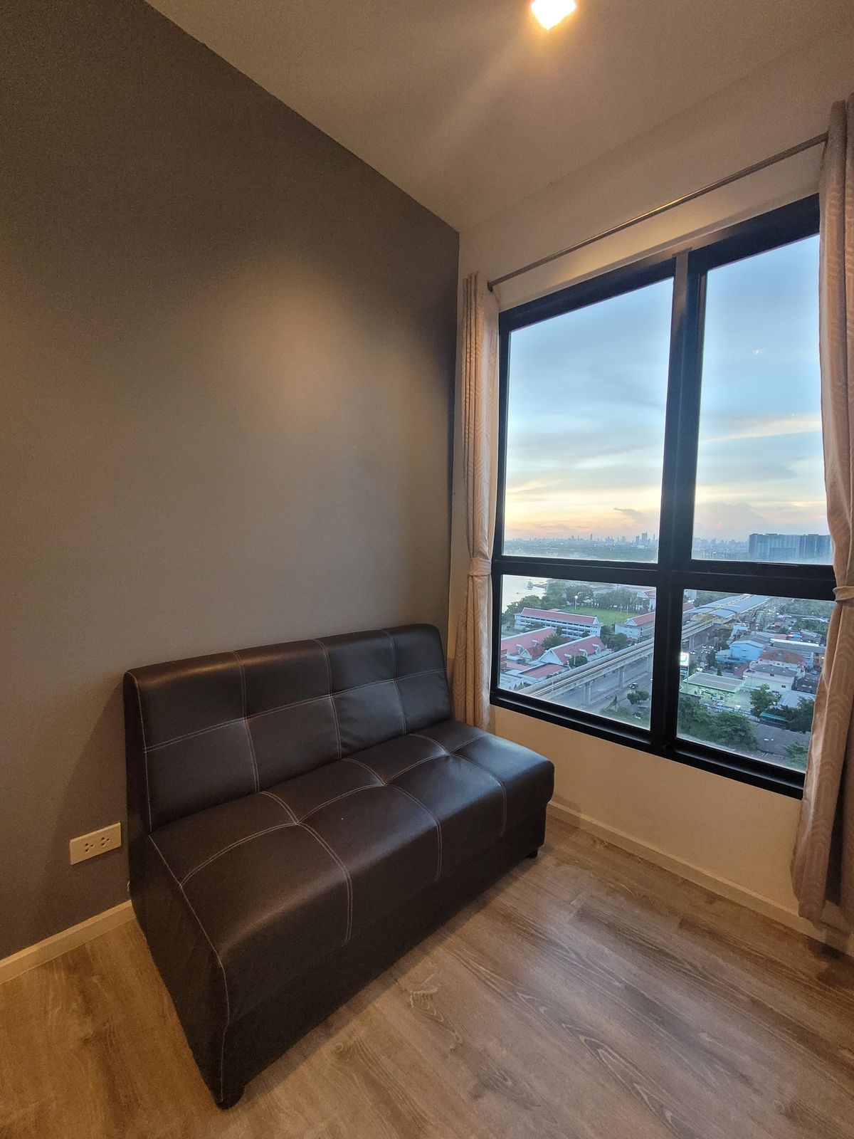 ให้เช่าคอนโดสมุทรปราการ สำโรง : ไนท์บริดจ์ สกายริเวอร์ โอเชียน / Knightsbridge Sky River Ocean