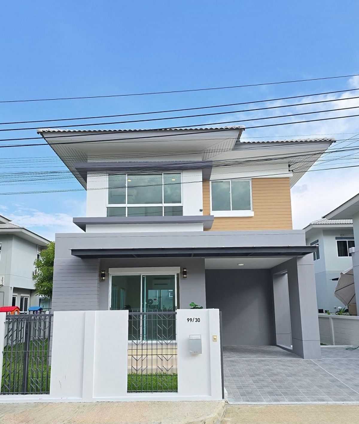 ขายบ้านลาดกระบัง สุวรรณภูมิ : ขายบ้านเดี่ยววารีโอ สุวรรณภูมิ ใกล้ส่วนกลาง ราคาพิเศษ ใกล้สนามบินสุวรรณภูมิ ถนนศรีวารีน้อย สมุทรปราการ.