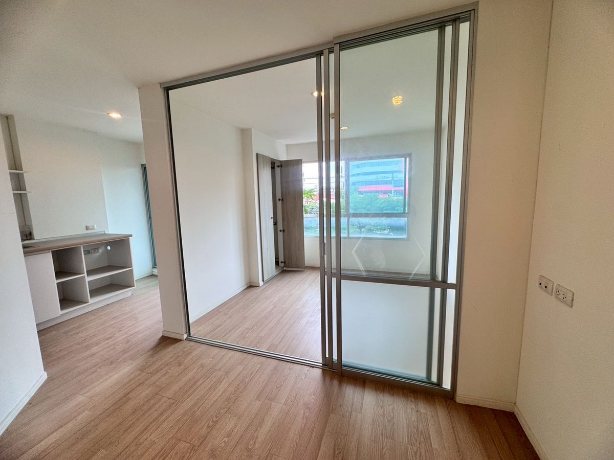 For SaleCondoPattanakan, Srinakarin : Condo for sale, Lumpini Ville Onnut-Phatthanakan A, 3rd floor ** only 1.65 million baht ** (N.1859)