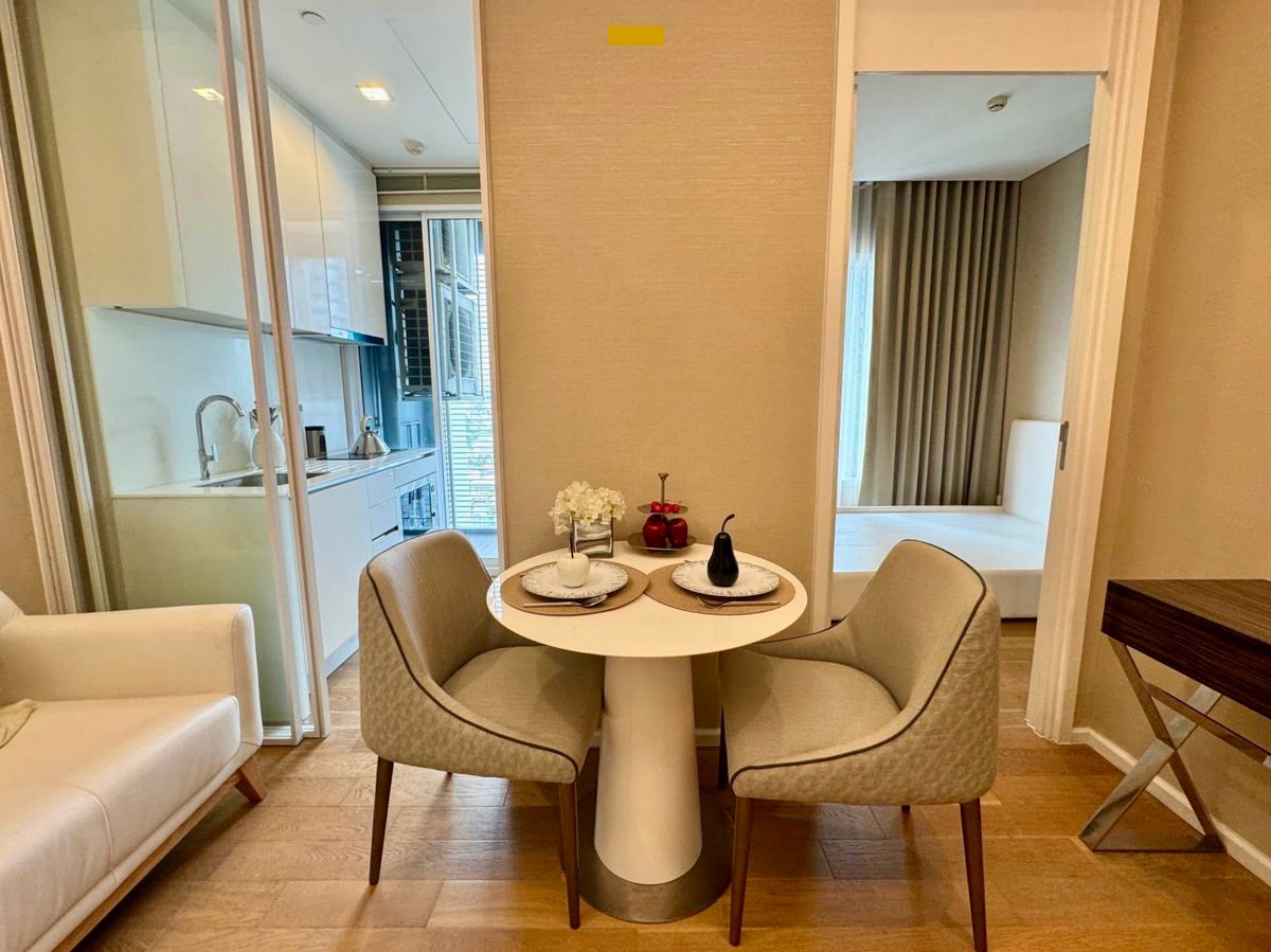 ขายคอนโดลาดพร้าว เซ็นทรัลลาดพร้าว : ขายคอนโด The Saint Residences – คอนโดหรูใจกลางลาดพร้าว แต่งครบ พร้อมอยู่ ในราคาพิเศษ ห้องสวย ตกแต่งด้วยวัสดุพรีเมียม พร้อมเฟอร์นิเจอร์และเครื่องใช้ไฟฟ้าครบ เข้าอยู่ได้ทันที เหมาะทั้งเพื่ออยู่อาศัยเองและการลงทุนปล่อยเช่า