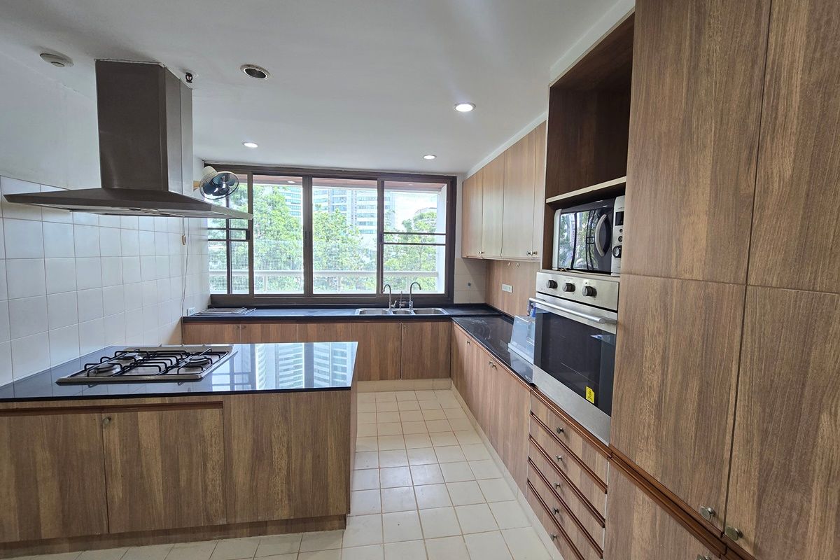 For SaleCondoKhlongtoei, Kluaynamthai : Fairview Tower 3 bedroom condo for sale Asoke