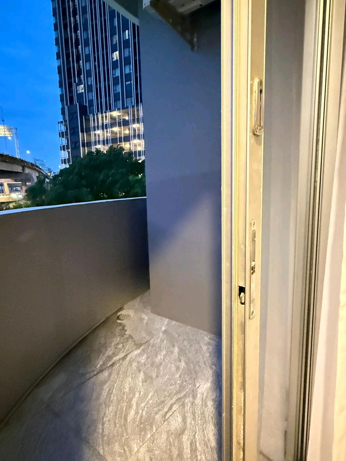 ให้เช่าคอนโดวิทยุ ชิดลม หลังสวน : 🚩For Rent : Witthayu Complex 🐱 Pets Friendly / 2B2B / 95 Sqm.