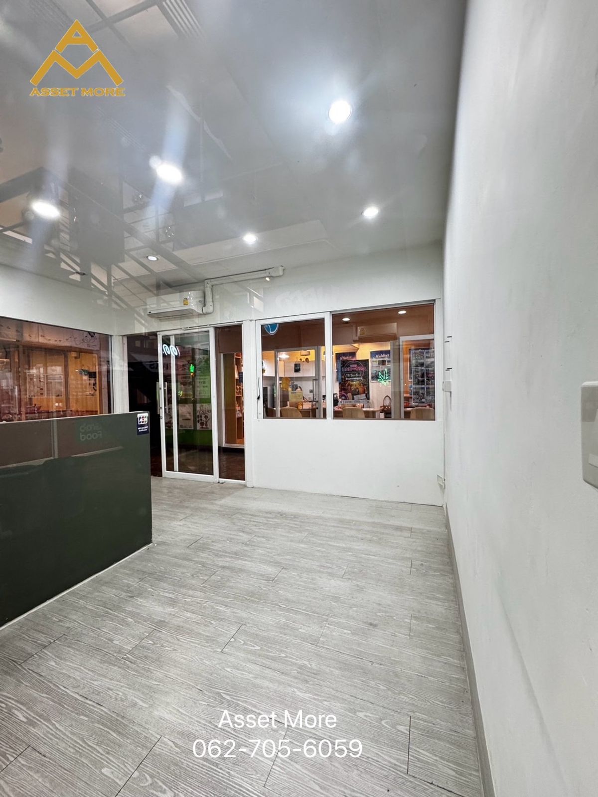 For RentRetail SpaceSukhumvit, Asoke, Thonglor : (Urgent rent) Rental area, good location, Soi Sukhumvit 33/1, size 15 square meters, near Phrom Phong BTS Khlong Tan Nuea Subdistrict, Wattana District