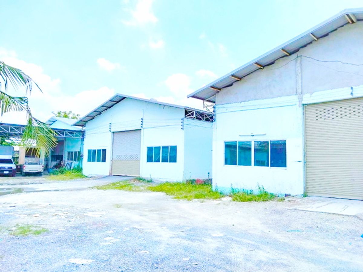 For RentWarehouseYothinpattana,CDC : PTT Hathairat ev 1.0 km. Warehouse for rent 200 sq.m. 50 sq.wa. Hathairat Family Market 1.2 km. Eas