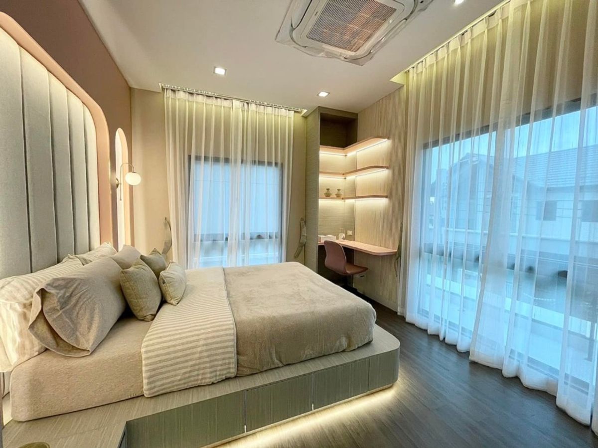 For RentHouseBangna, Bearing, Lasalle : 🔴95,000 ฿ 🔴 𝐁𝐚𝐧𝐠𝐤𝐨𝐤 𝐁𝐚𝐧𝐠𝐤𝐨𝐤 𝐁𝐨𝐮𝐥𝐞𝐯𝐚𝐫𝐝 𝐁𝐨𝐮𝐥𝐞𝐯𝐚𝐫𝐝 - 𝐁𝐚𝐧𝐠𝐧𝐚┃ Bangkok Boulevard Srinakarin - Bangna ✅ Near Foodland. Welcome 🙏 Interested to say hello (very fast answer): 📱 Property code 6809-1801📱: ID LINE:@bbcondo88