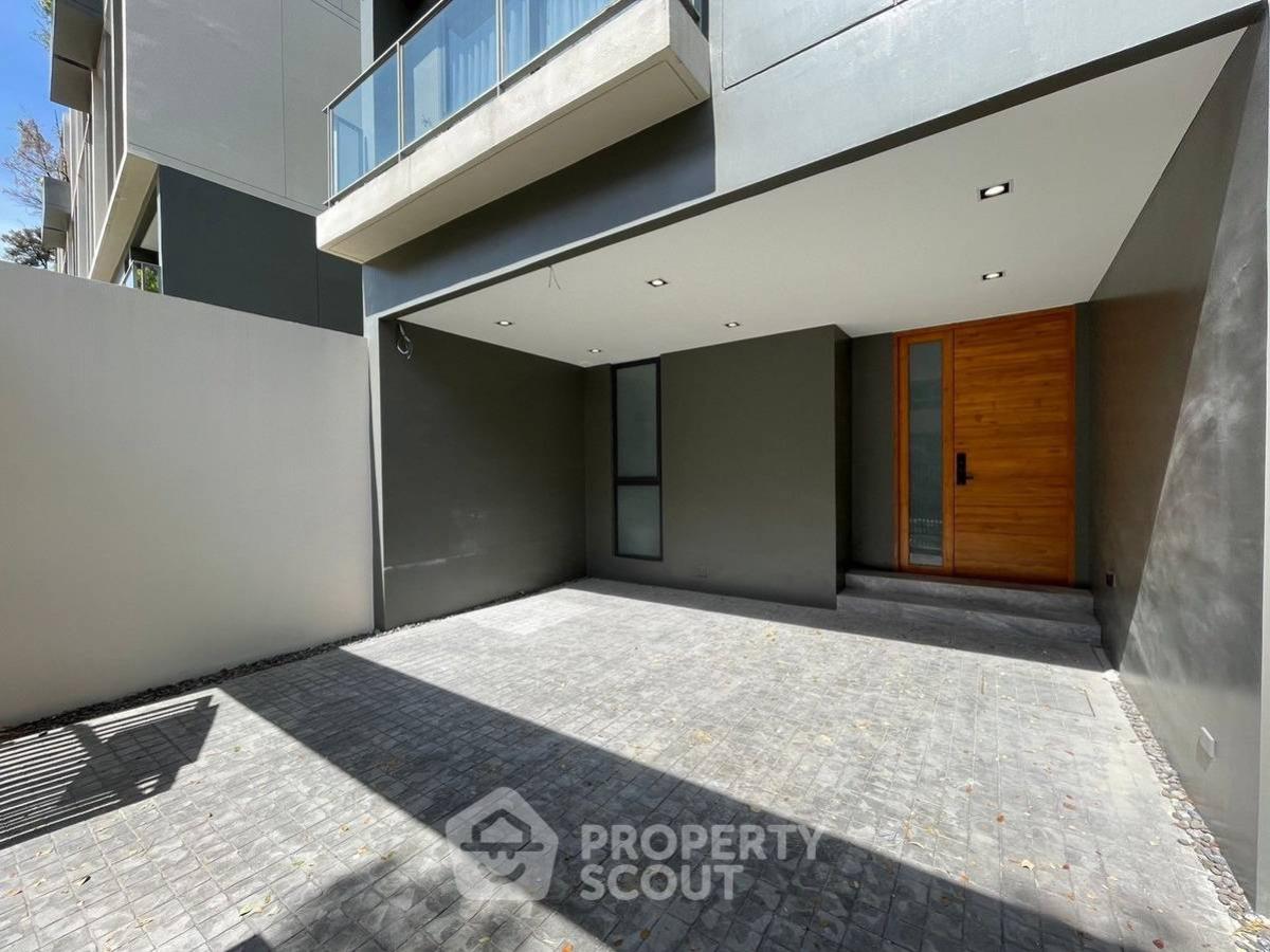For SaleTownhomeLadprao101, Happy Land, The Mall Bang Kapi : 3-BR Townhouse at Ther Ladprao 93 in Khlong Chaokhun Sing
