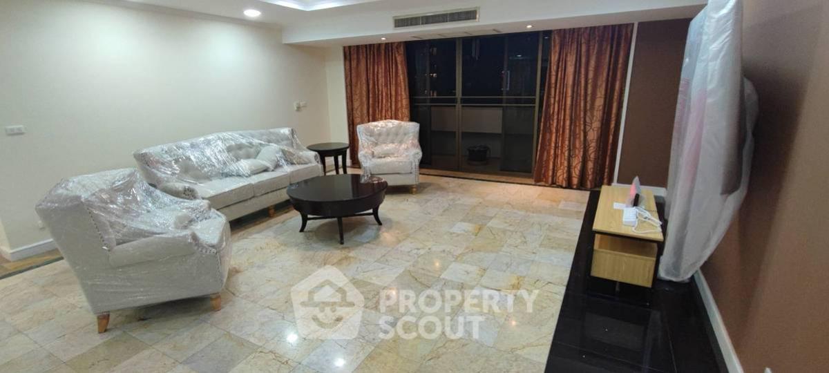 For RentCondoKhlongtoei, Kluaynamthai : 3-BR Condo at Fairview Tower near BTS Asok